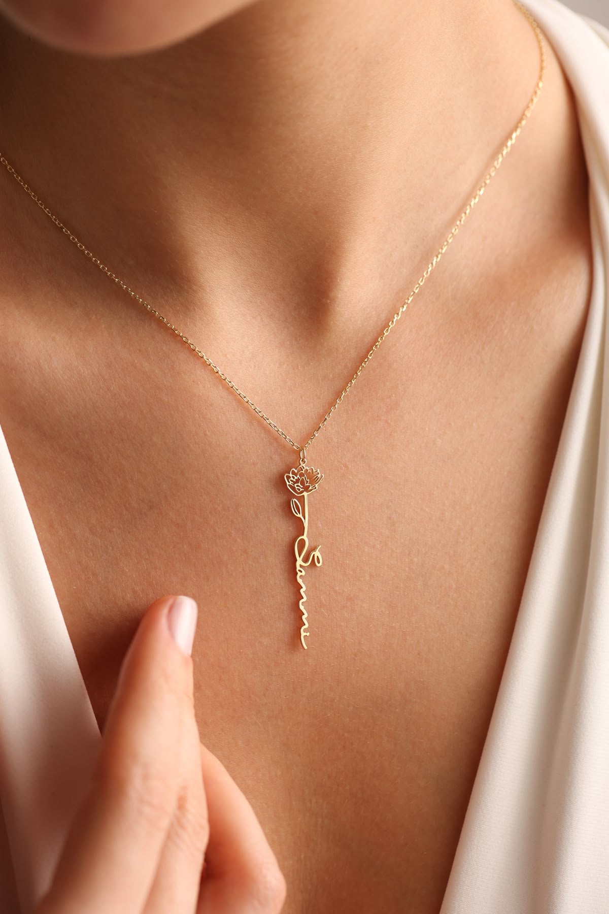 Personalized Birthflower Name Necklace